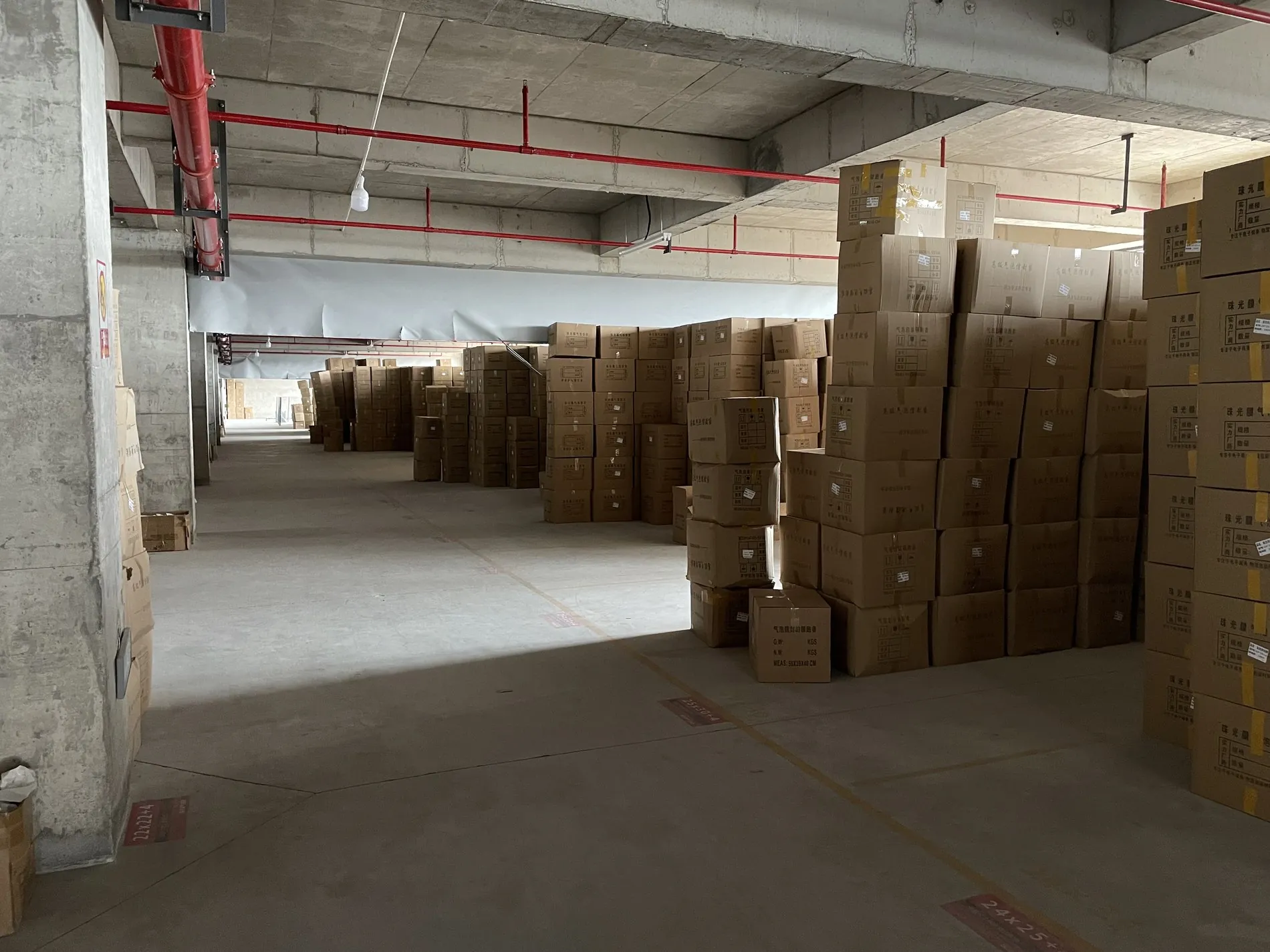 Protective packaging for display hardware